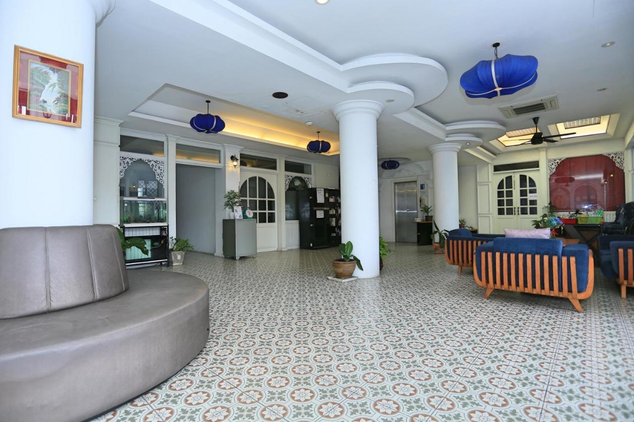 Готель Lucky Sun Patong Екстер'єр фото