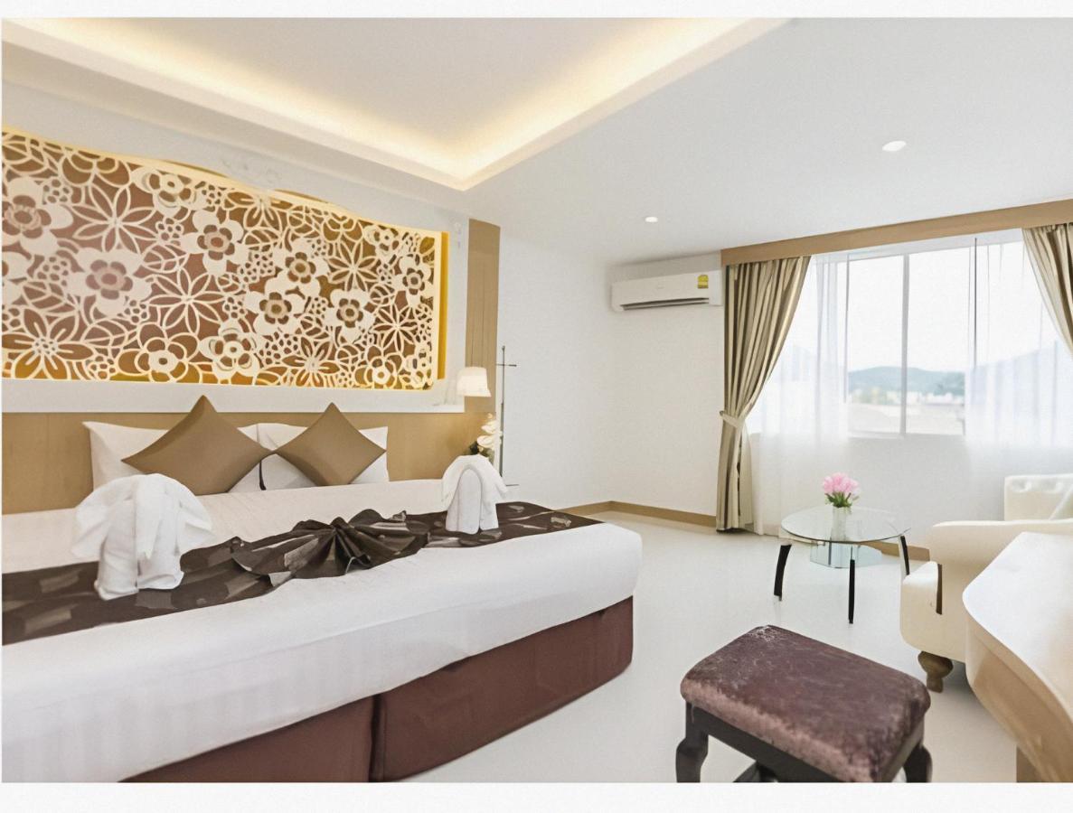 Готель Lucky Sun Patong Екстер'єр фото