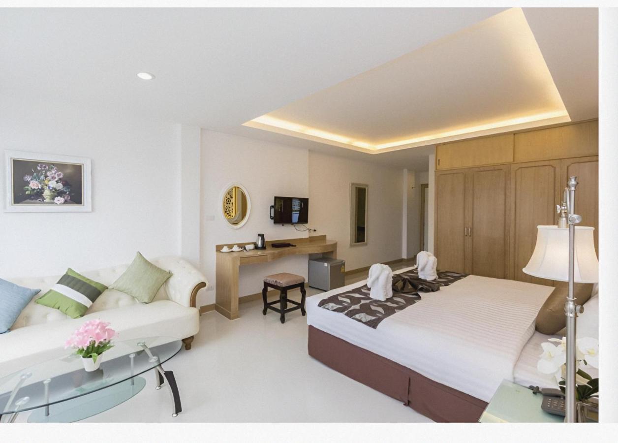 Готель Lucky Sun Patong Екстер'єр фото
